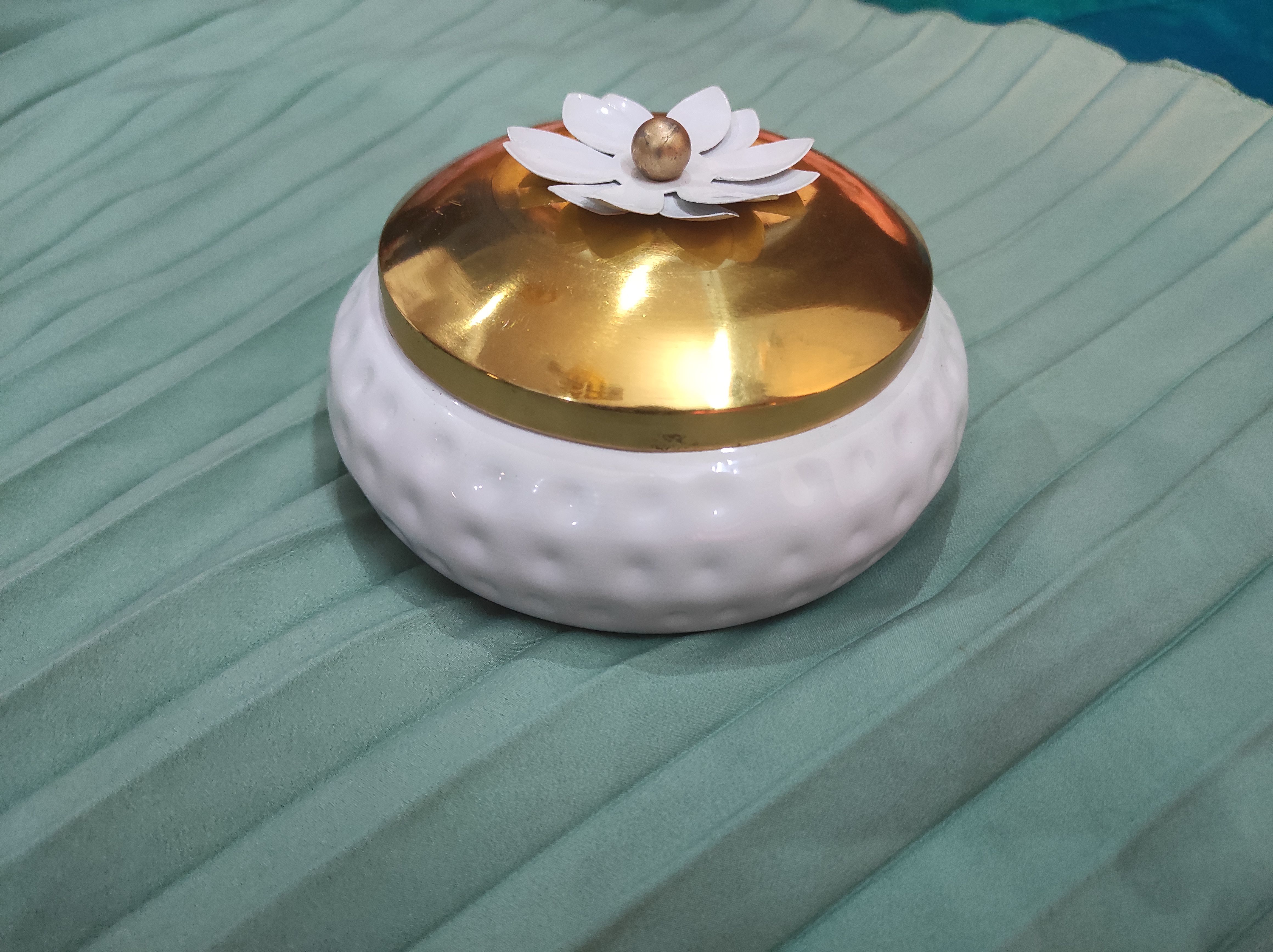 Serene Lotus Treasure - MG2503