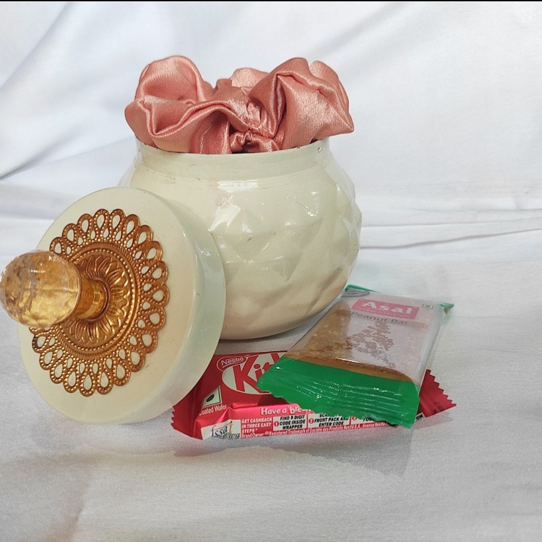 Elegant Pearl Jars Elegant Pearl Jars