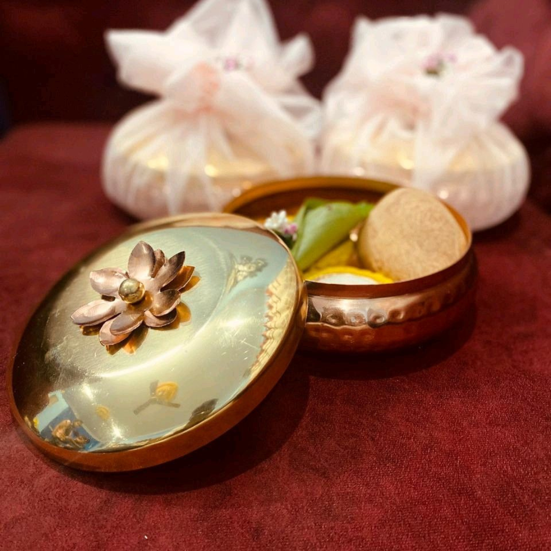 Heritage Gold Jar